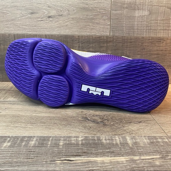 Lebron Witness IV ‘Lakers’ - Picture 5 of 9